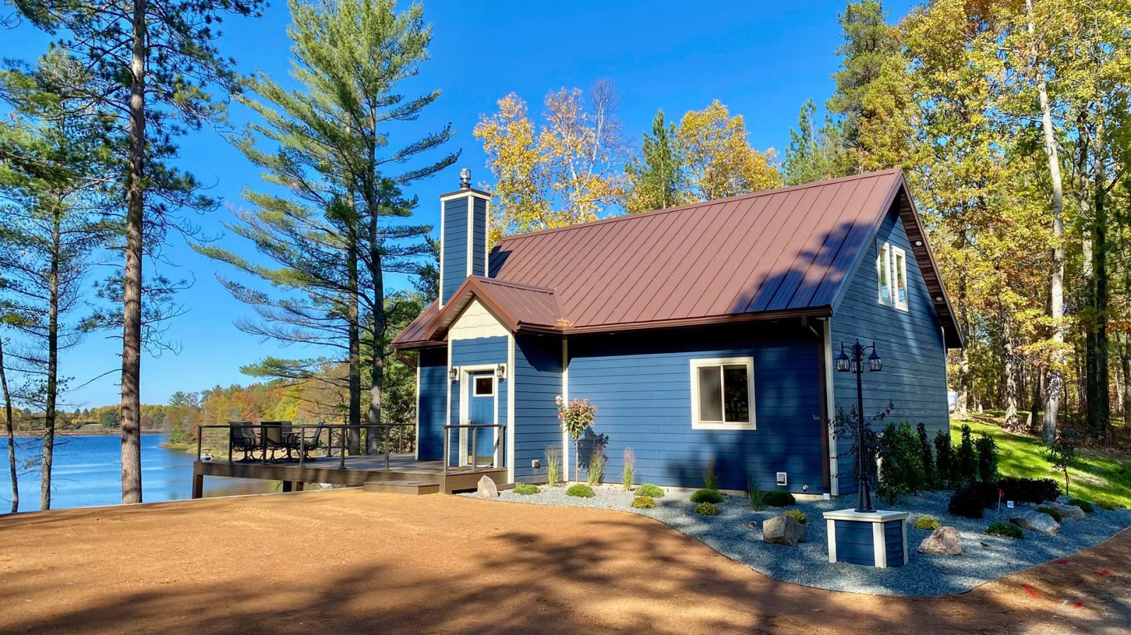 Blue Stone Bay cabin overlooking West Mitchell Lake