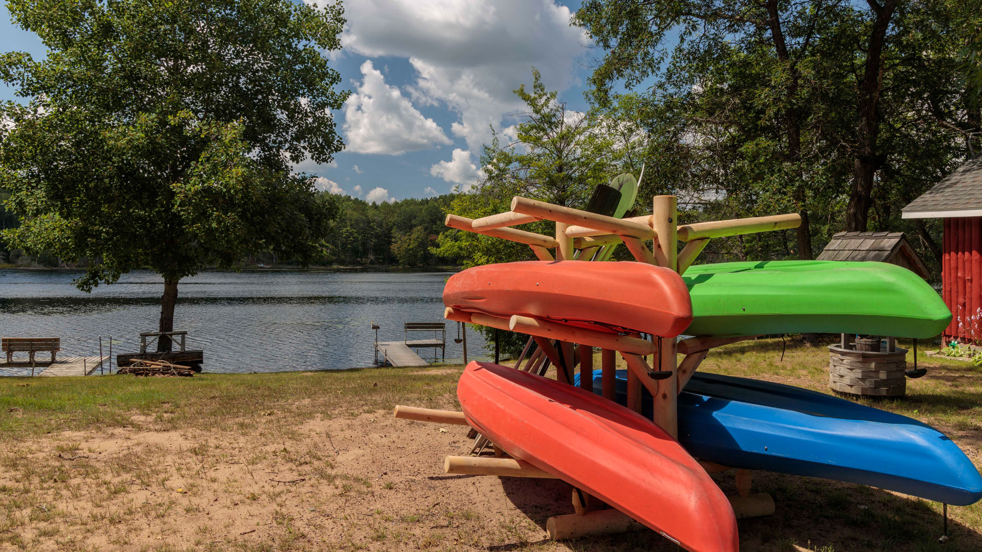 Motel Kayaks